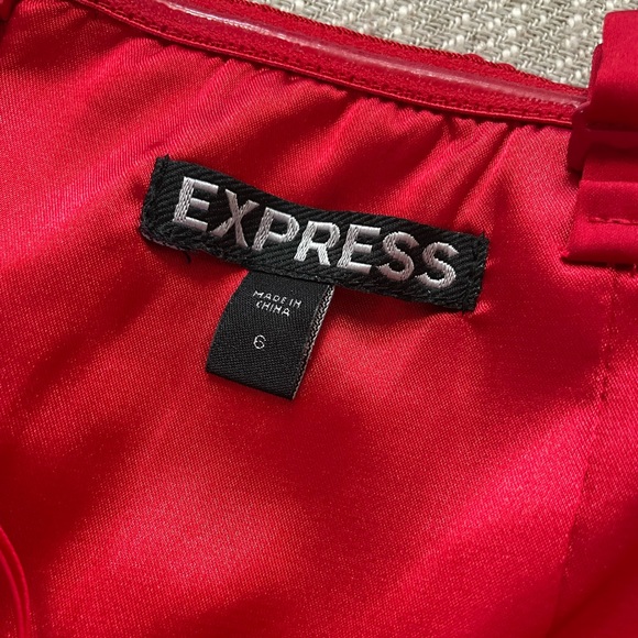 Red Express cocktail dress size 6 - Picture 3 of 3